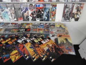 Huge Lot 190+ Comics W/ X-Men, Hulk, Hawkeye and Mockingbird+ Avg VF Condition!!