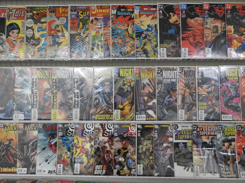 Huge Lot 130+ Comics W/ Batman, Superman, Swamp Thing+ Avg Fine- Condition!