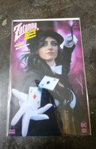 ZATANNA BRING DOWN THE HOUSE #1 EXCLUSIVE CARLA COHEN VARIANT BY FANDOM COMIC