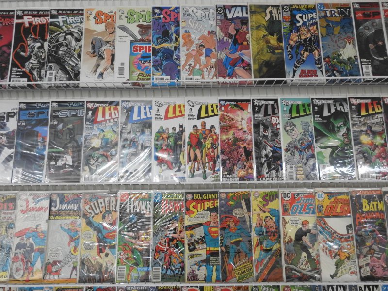 Huge Lot of 140+ Comics W/ Flash, Superman, Batman Avg. VF Condition.
