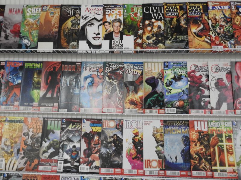 Huge Lot 200+ Comics W/ Green lantern, X-Men, Thunderbolts+ Avg VF- Condition!