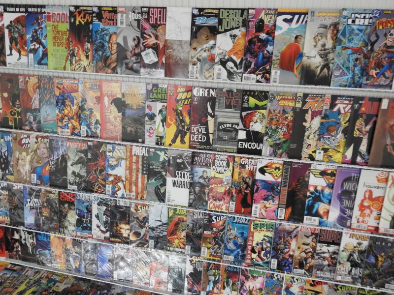 Huge Lot 150+ Comics W/ Spider-Man, Superman, Grendel+ Avg VF Condition!