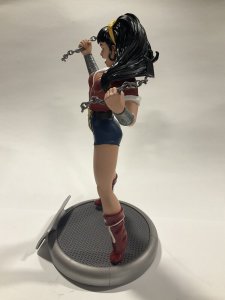 Wonder Woman DC Comics Bombshells Statue Limited Edition 1039/5200 open box 