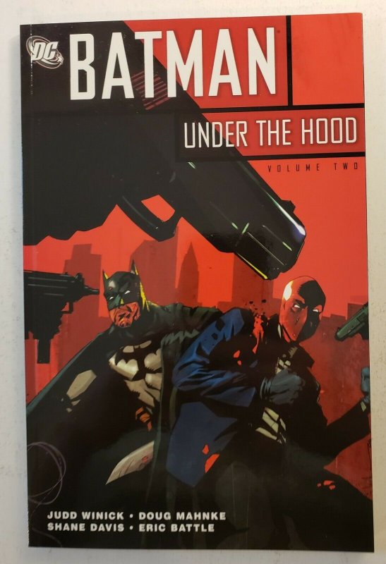 BATMAN UNDER THE HOOD VOL.2 FIRST PRINT TPB SOFT COVER GRAPHIC NOVEL