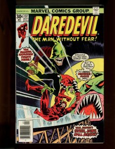 (1976) Daredevil #137 - BRONZE AGE! THE MURDER MAZE STRIKES TWICE! (6.5/7.0)
