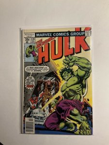 Incredible Hulk 220 Near Mint- Nm- 9.2 Marvel