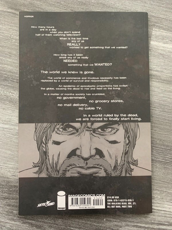 2014 THE WALKING DEAD v.21 All Out War Part Two SC VF 8.0 1st Image Printing