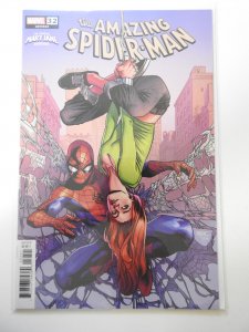 The Amazing Spider-Man #32 Amazing Mary Jane Variant Edition
