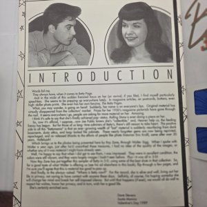 BETTY PAGE 3-D Picture Book VF/NM w/ glasses (1989) Dave Stevens