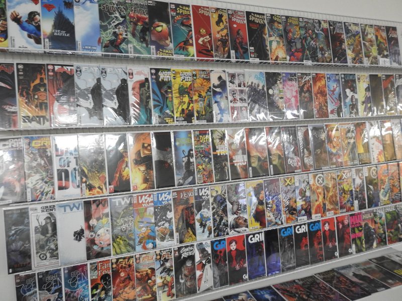 Huge Lot 130+ Comics W/ Batman, Hulk, Avengers, +More! Avg VF+ Condition!