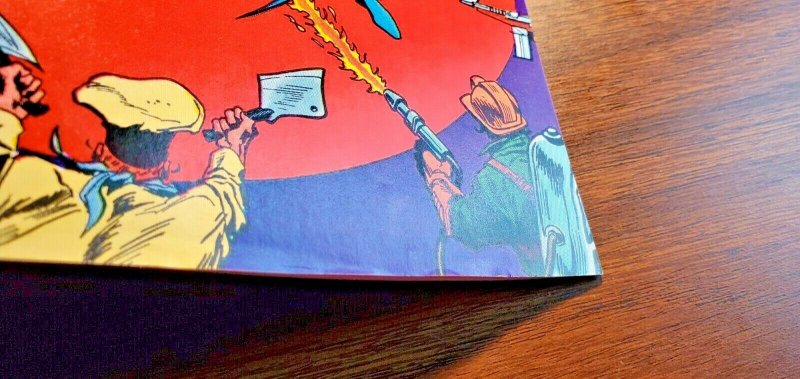 Batman #297 (1977) - Mad Hatter - Newstand- VF/NM