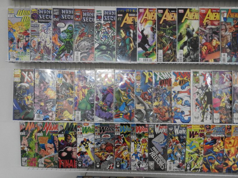 Huge Lot 160 Comics W/Handbook Marvel U, Avengers, X-Men+ Avg VF Condition!!