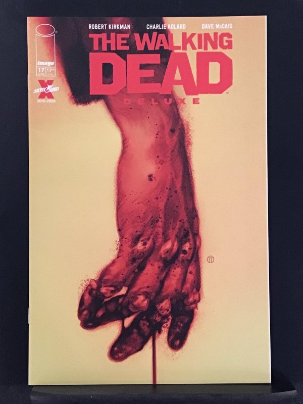 The Walking Dead Deluxe #17 Cover C (2021)