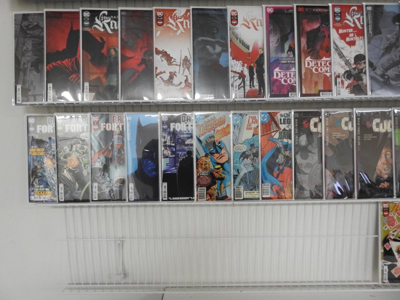 Huge Lot 90+ Comics W/ Detective Comics, Batman, & Batman Mini-Series! Avg VF+