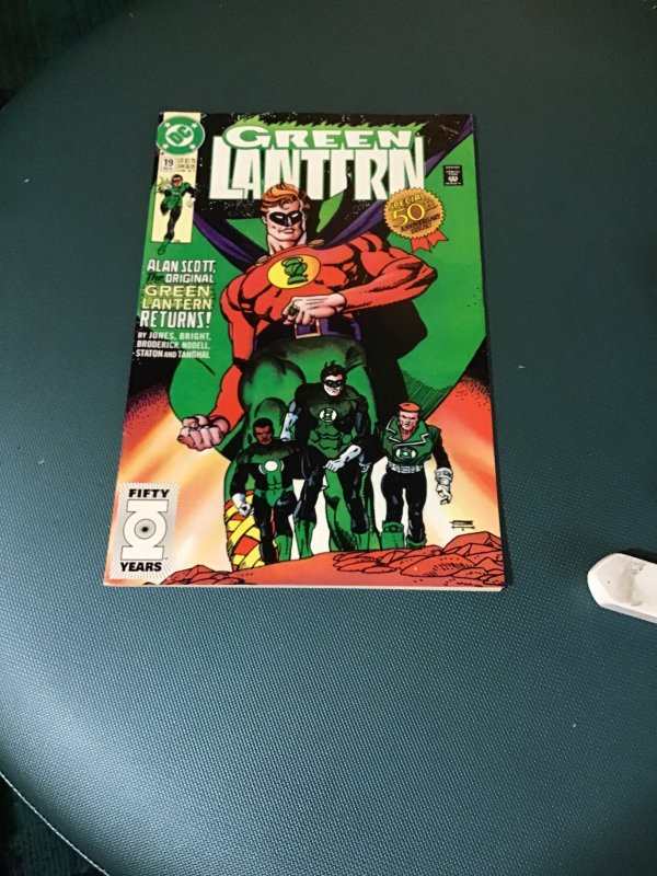 Green Lantern #19 (1991) High-Grade NM- Golden-Age GL Giant-Size key!