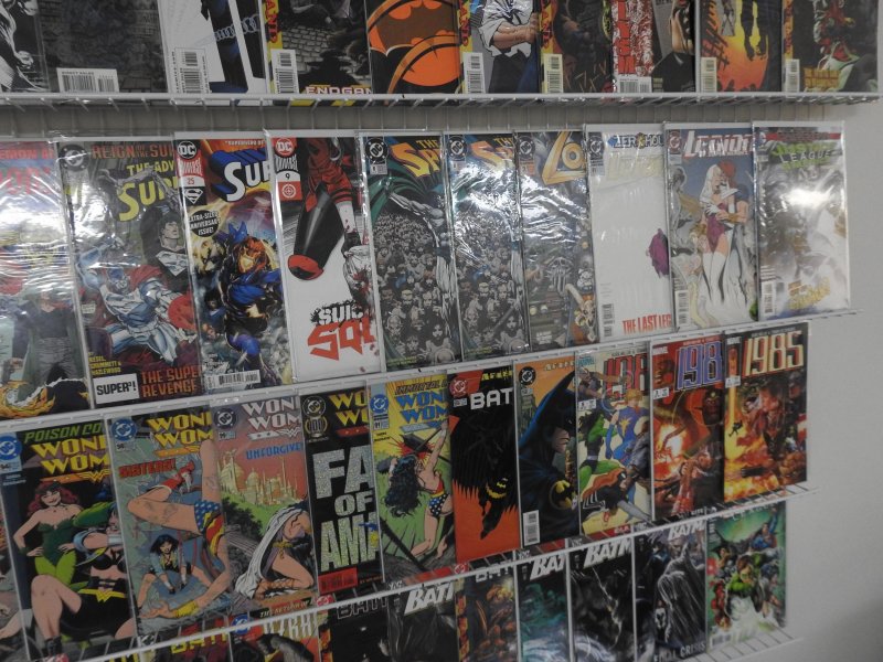 Huge Lot of 150+ comics w/ Batman, Wonder Woman Flash & more avg VF condition