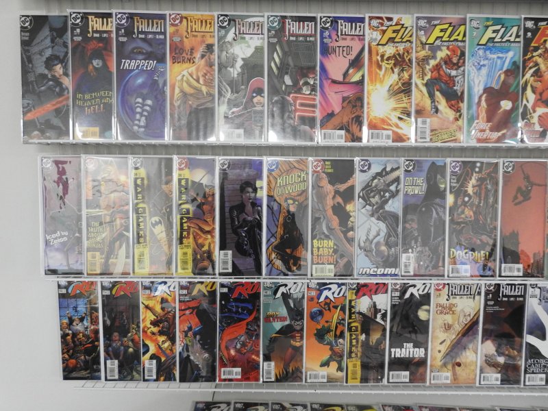 Huge Lot 140+ Comics W/ Flash, Catwoman, Batman, +More! Avg VF/NM Condition!