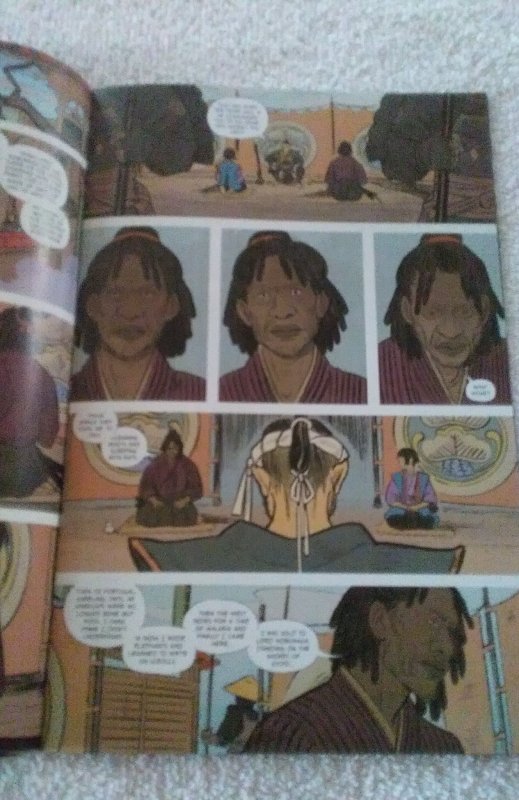 Hitomi. 4 First Printing