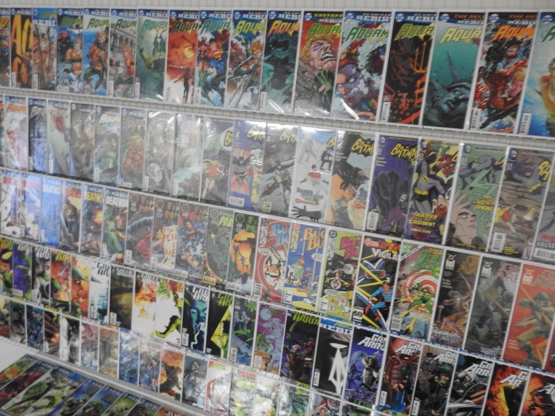 Huge Lot 160+ Comics W/ Batman, Green Lantern, Aquaman+ Avg VF-NM Condition!