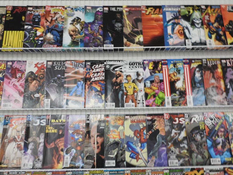 Huge Lot 200+ Comics W/ Flash, Daredevil, Wolverine+ Avg Fine- Condition!!