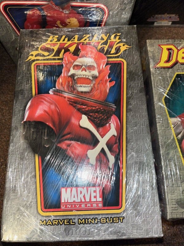 Bowen Designs Blazing Skull Marvel Mini Bust, Limited to 500