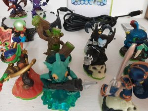 SKYLANDERS SWAP FORCE lot of 19 Figures Portal Xbox 360 game cards Spyro used 