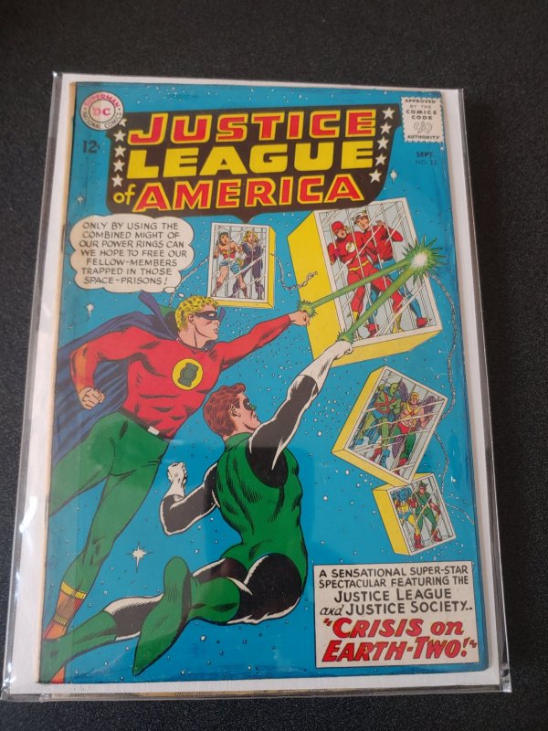 ​JUSTICE LEAGUE OF AMERICA #22 FINE