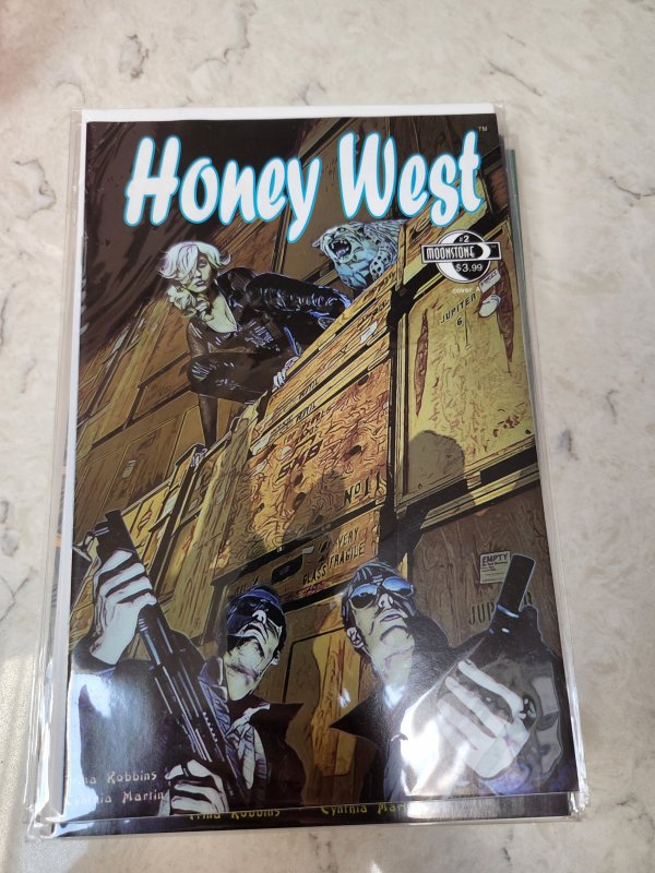 Honey West #2 Cover A (2010)