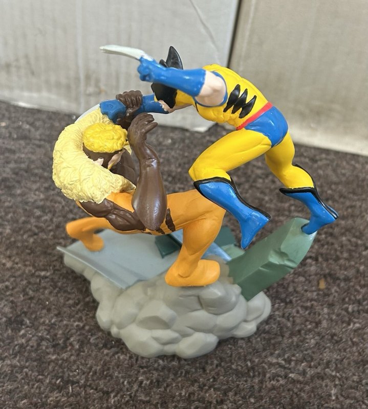 Marvel Limited Miniature Wolverine Vs Sabretooth Statue 1997