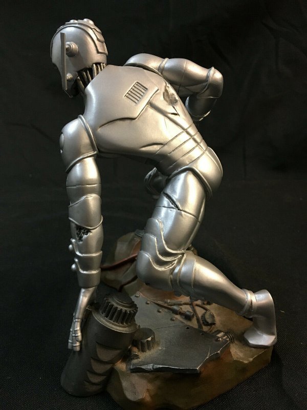 DIAMOND SELECT TOYS STATUE ULTRON AVENGERS VILLAIN (LOOSE) 