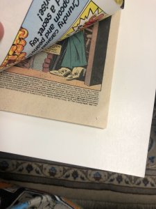 Spider-man # 243 Canadian Price Variant (VF) MARY Babe !