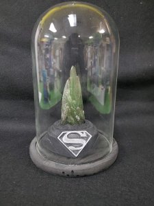 DC Superman Kryptonite Crystal Shard Prop Replica w/ Display RARE