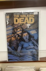 The Walking Dead Deluxe #37 (2022)