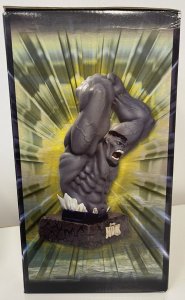 Dynamic Forces Grey Hulk Statue New In Box