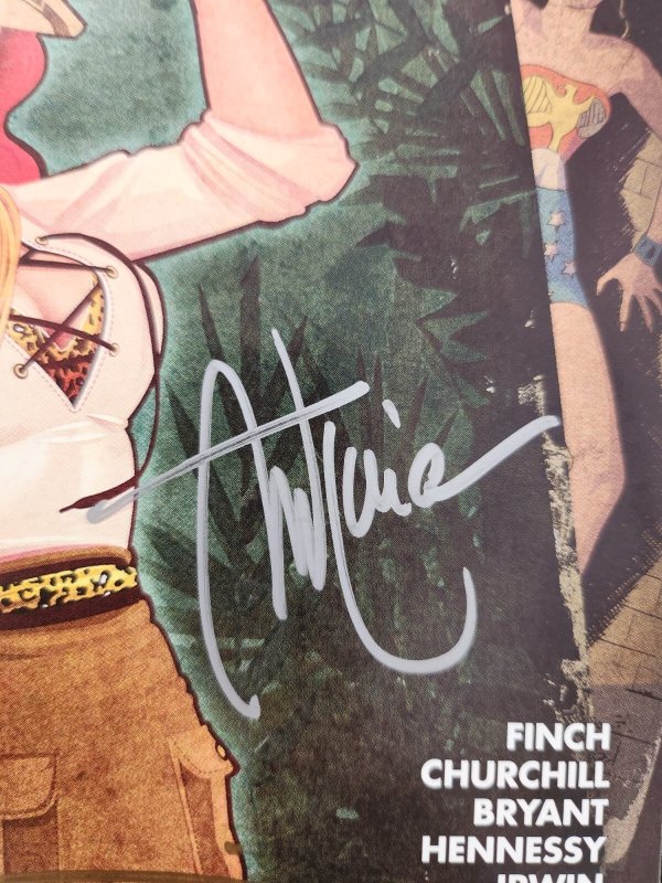 Wonder Woman #43 - Signed 3x, Bombshells Variant / Encased (9.2ob) 2015