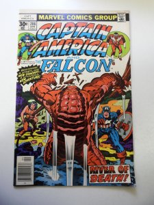 Captain America #208 (1977) FN/VF Condition