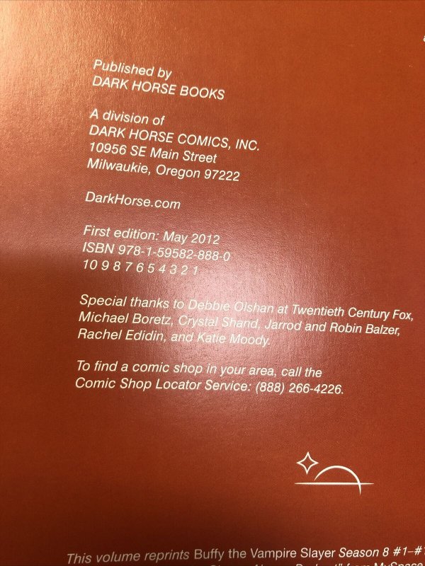 Buffy The Vampire Slayer Library Edition Season 8 (2012) (VF/NM) | 1st Ed