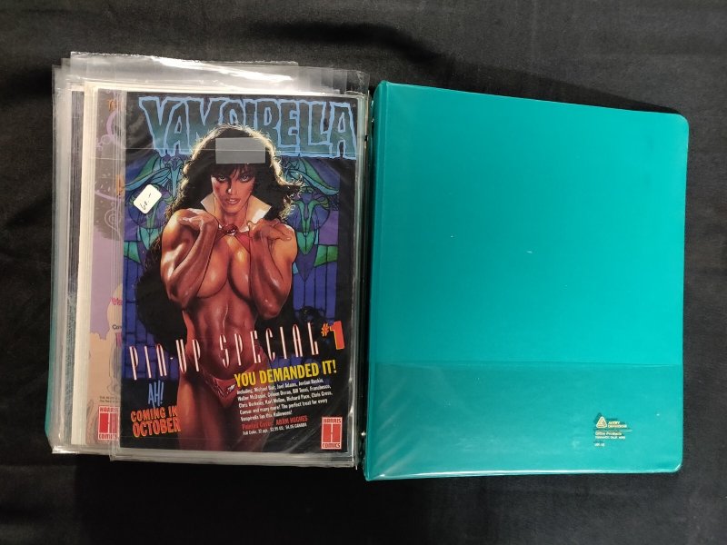 Vampirella Collection Binder - Various Runs incl. 1st Run (Mid-High) 25 pc Lot