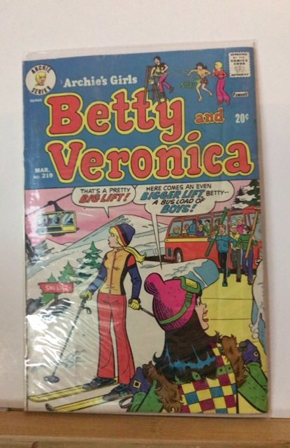 Archie's Girls Betty and Veronica #219 (1974)