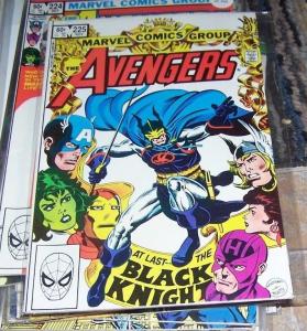 Avengers # 225 (Nov 1982, Marvel) BLACK KNIGHT SHE HULK HAWKEYE THOR CAPTAIN AME