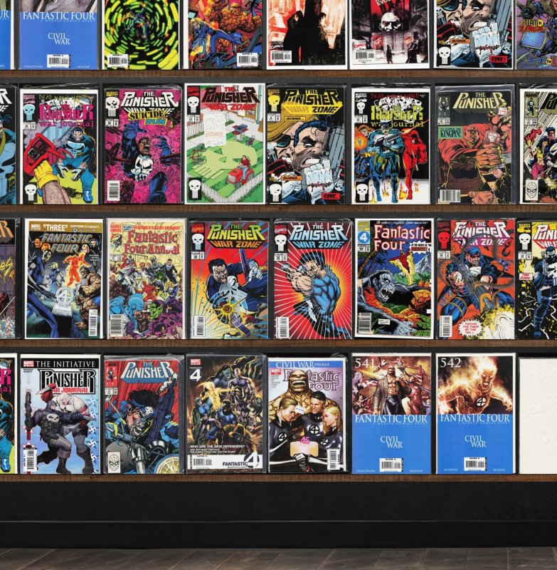 Huge Lot 150+ Comics with Fantastic Four, The Punisher, X-Force & More!