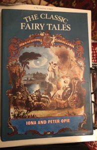 The classic fairytales, OPIE,1974,253p, Unmarked