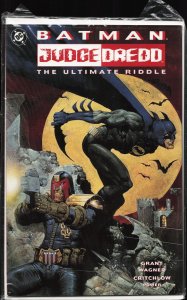 Batman/Judge Dredd: The Ultimate Riddle (1995) Judge Dredd