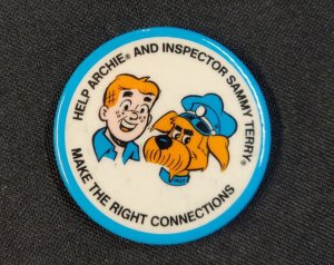 1988 Vintage Pinback - Archie + Inspector Sammy Terry