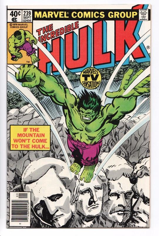 Incredible Hulk #239 - Goldbug /  Buscema Art  (Marvel, 1979) - VF/NM