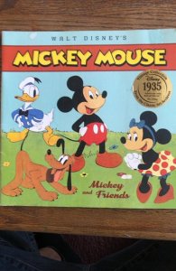 2012 Mickey and friends-Vintage collection linen look book