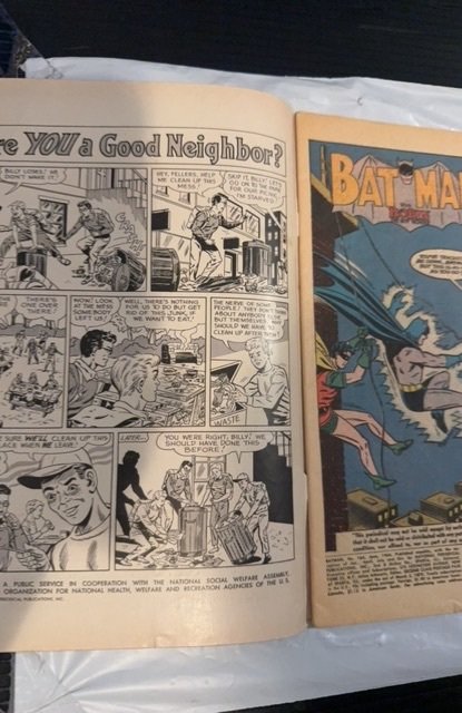 Batman #164 (1964)Two way Gem Caper - chip out of cover conrer