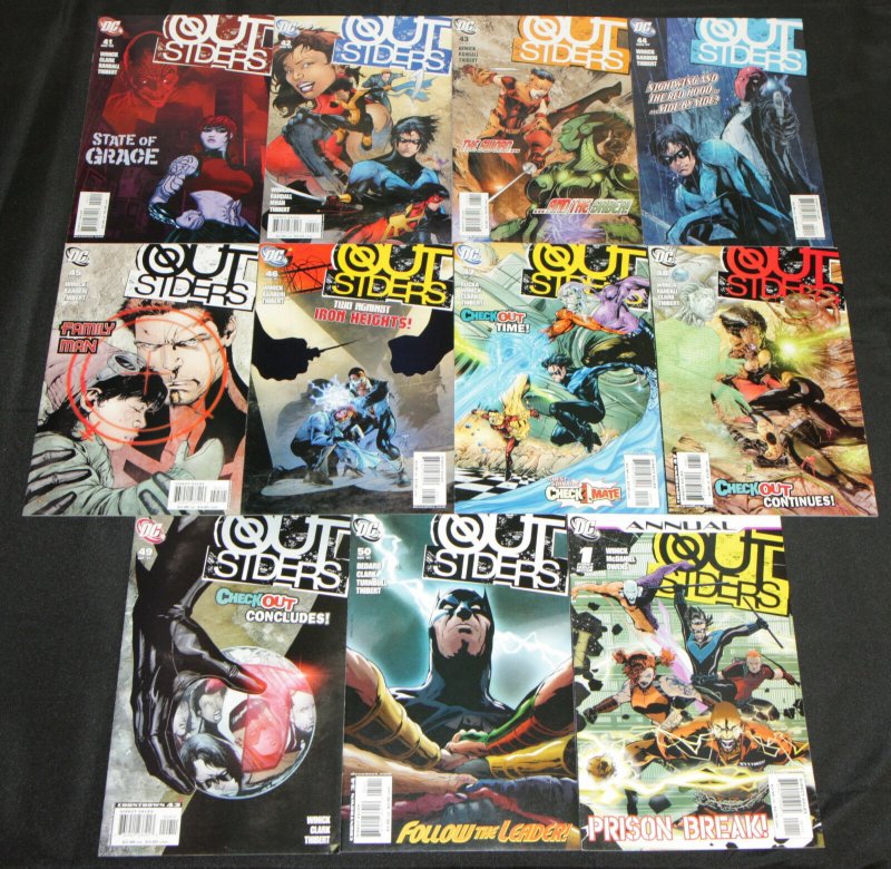 Modern DC OUTSIDERS VOL. 3 51pc Count High Grade Comic Lot Batman Nightwing