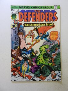 The Defenders #25 (1975) FN- condition