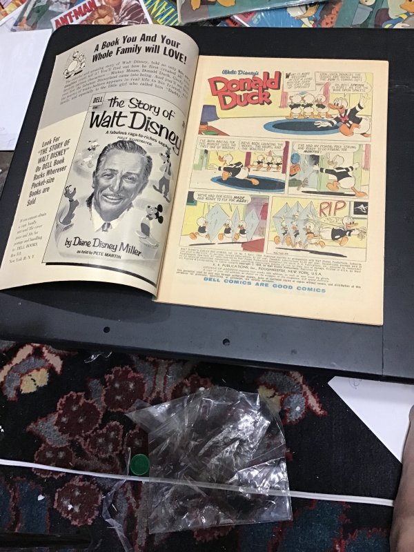 Walt Disney's Comics & Stories #223 (1959) Kite Flying Barks VF- Richmon...